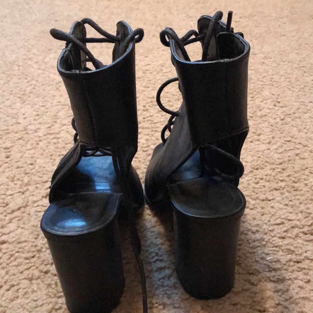 Heels - Picture 3 of 3